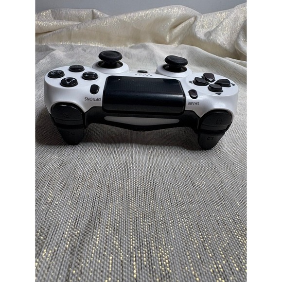 Wireless PS4 Controller by ZR Computer Entertainment Black and white - Picture 3 of 10